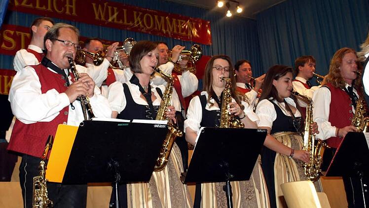 Klarinetten, Saxophone und Trompeten - sie sorgen für den perfekten Klang.