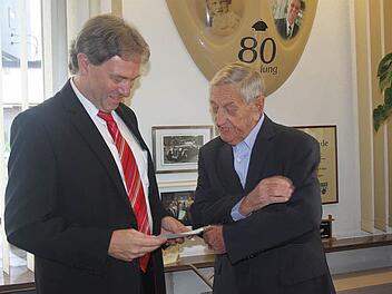 Klaus Löffler (links) sprach auch mit Hermann Vetter.  Foto: Veronika Schadeck