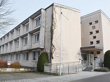 Das Haus St. Michael in Bad Königshofen, ist zur Zeit Notunterkunft für knapp 50 Flüchtlinge aus der Ukraine. Nach positivem Coronatest bei 6 Personen steht das gesamte Haus nun unter Quarantäne. Foto: Hanns Friedrich