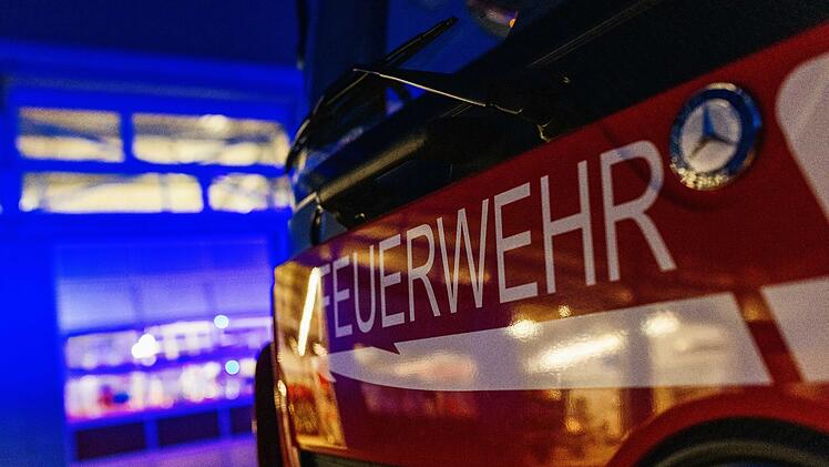 Bamberg: verzweifelte Mutter ruft Feuerwehr in Gaustadt - Einsatzkräfte befreien Kleinkind