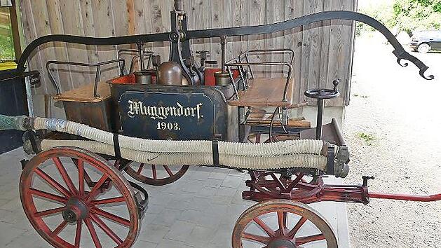 1903 bekam die Wehr diese Handdruckspritze mit Saugwerk.