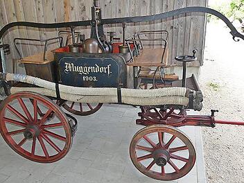 1903 bekam die Wehr diese Handdruckspritze mit Saugwerk.