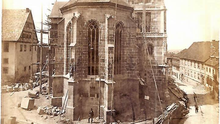 Die stattliche Marienkirche am Marktplatz in Königsberg - auf dem Bild beim Umbau um 1900 - feiert am Wochenende Kirchweih.  Foto: Archiv/sn