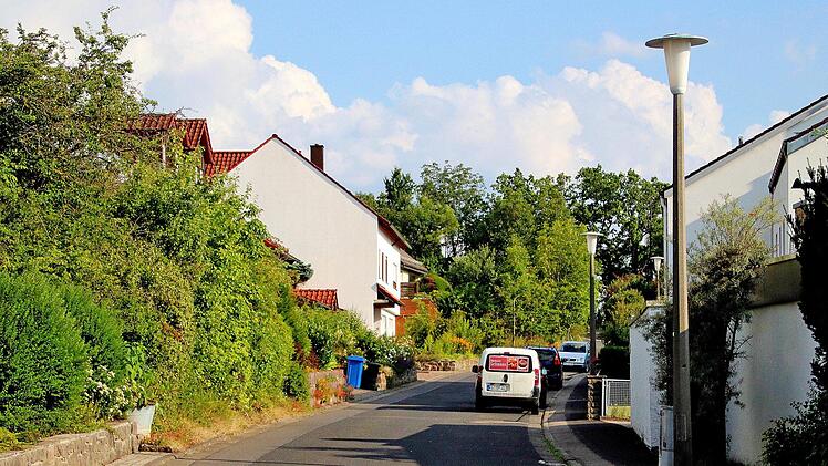 Die Simon-Breu-Straße ist eine relativ ruhige Wohnstraße auf der Zent. Sie  ist nach einem berühmten Komponisten, der mit Münnerstadt allerdings nichts  zu tun hat, benannt. Fotos: Dieter Britz