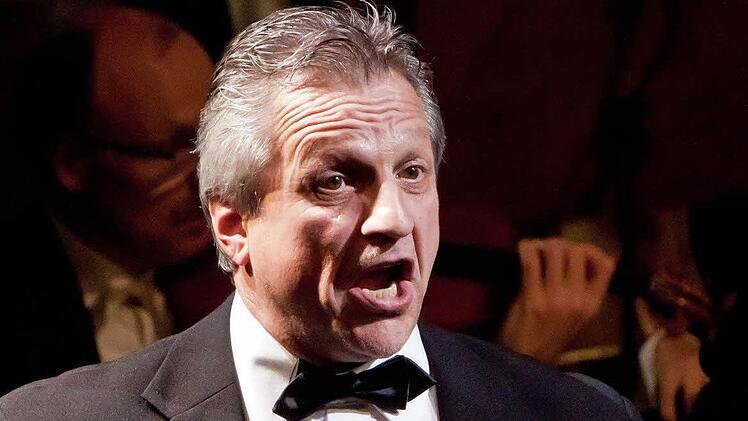 Michael Lion als Konmzertsänger im LandestheaterFoto: Jochen Berger