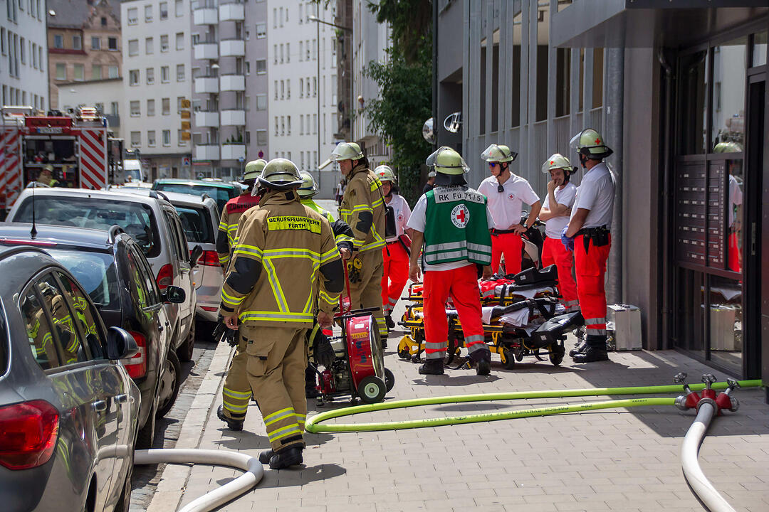Feuerwehreinsatz in Fürth: Balkonmöbel brennen in der Südstadt