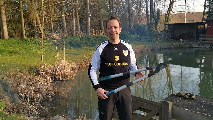 Aktueller Lieblingsplatz von Jan Gorr in der handballfreien Zeit: sein Teichgrundstück in Großen-Linden bei Gießen. Den HSC 2000 Coburg trägt er dabei nicht nur in Gedanken mit sich.  Foto: privat
