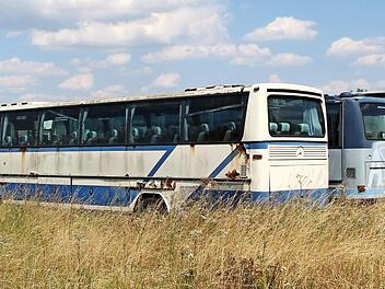 Für die Schlüsselfelder Räte wirkt der Abstellplatz wie ein "Fahrzeugfriedhof". Foto: Evi Seeger