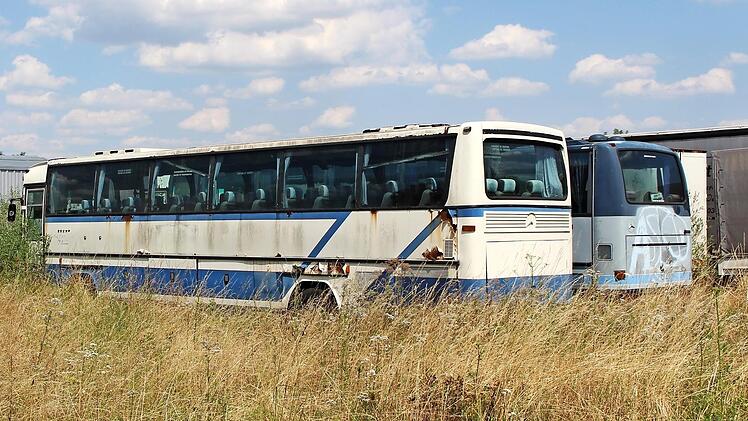 Für die Schlüsselfelder Räte wirkt der Abstellplatz wie ein "Fahrzeugfriedhof". Foto: Evi Seeger