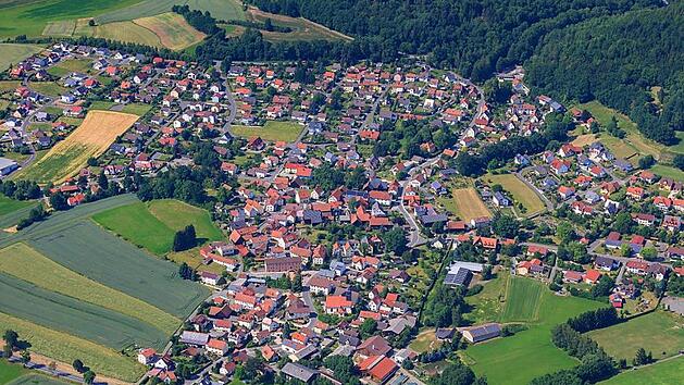 Die Nachfrage nach Bauland in Ludwigschorgast ist gro&szlig;. Am Dienstag brachte der Gemeinderat die Ausweisung eines weiteren kleinen Baugebiets auf den Weg. Foto: BR-Archiv