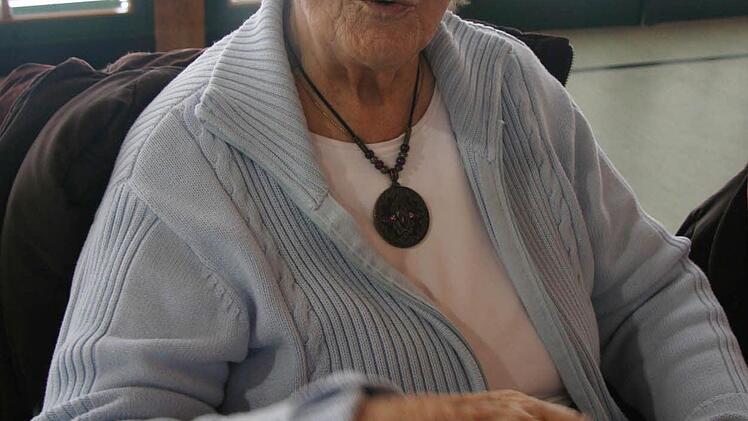 Ebenso Therese Schilcher.