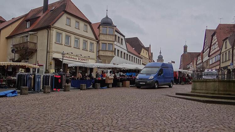 Der Platz um den Neptunbrunnen blieb verwaist.
