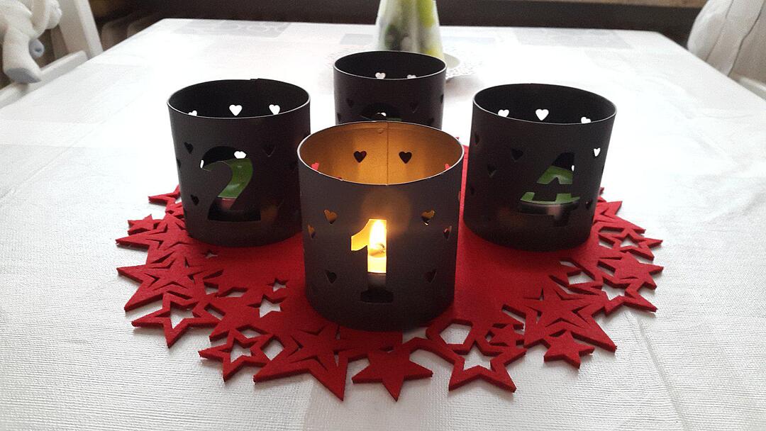 Lesergalerie: Adventskränze