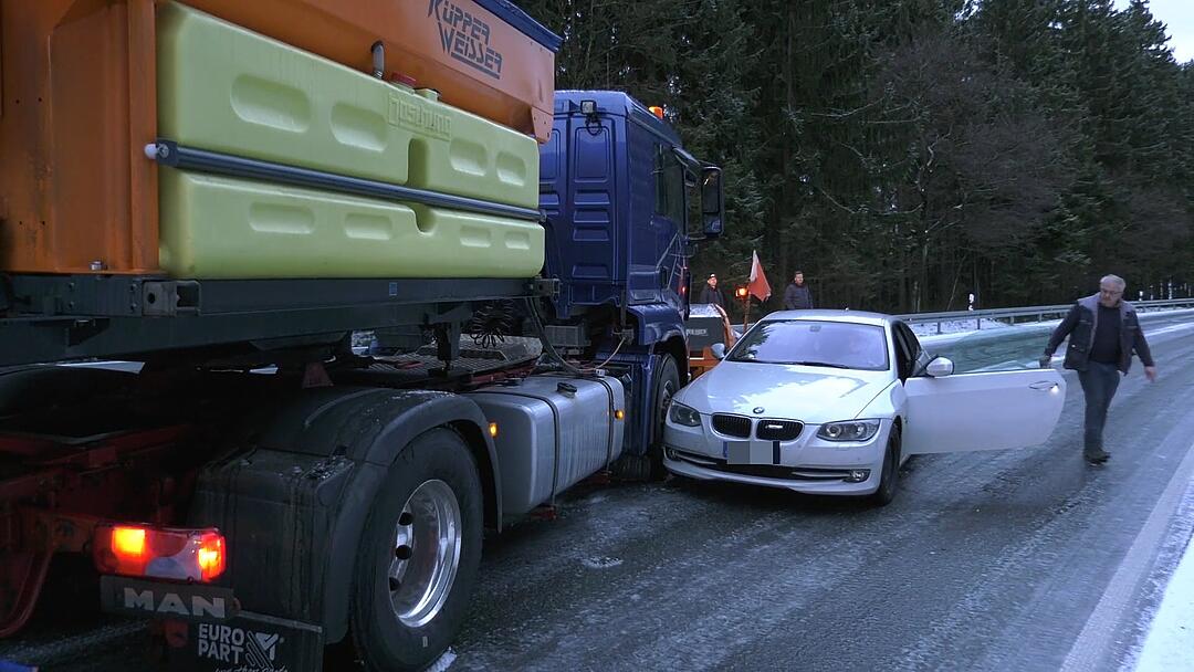 Wintereinbruch in Franken: Blitzeis und Schnee