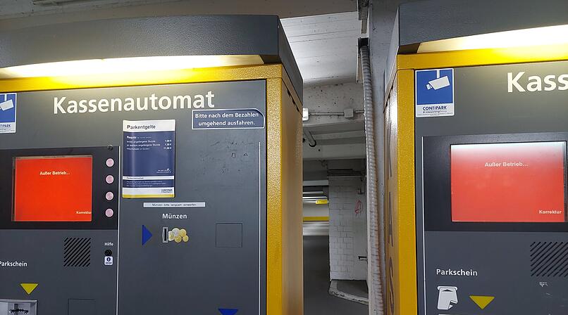 "Irrsinn" in Erlanger Parkhaus: Automat fordert 7000 Euro Nachzahlung