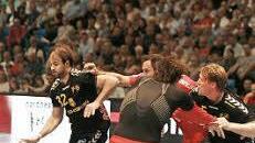 Markus Hagelin (rechts) und Adnan Harmandic (am Ball) zählten auch zu den Coburger Stützen.