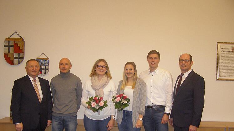 Die Gemeinde ehrte besonders erfolgreiche junge Leute (von links): Karlheinz Handel, Julia Schirrle, Vanessa Klaus und Johannes Hüfner. Wolfgang Saam