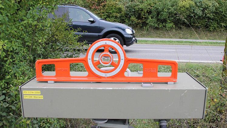 Auf der Osttangente bei Haßfurt hat es auch einige Autofahrer erwischt. Hier ist Tempo 70 erlaubt. Fotos: Andreas Lösch