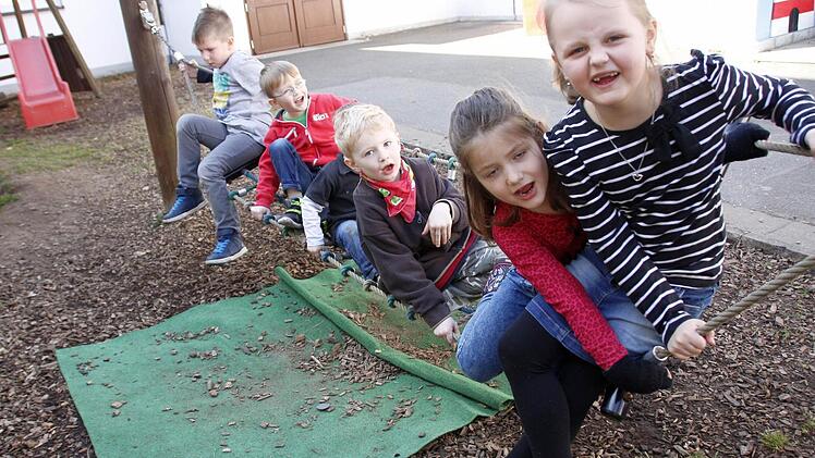 Kindergärten, wie der in Willersdorf, Spielplätze und Vereine sollen von den Spenden profitieren, die Sebastian Schwarzmann für den Fall in Aussicht gestellt hat, dass er Bürgermeister wird.  Foto: Josef Hofbauer