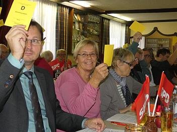 48 Delegierte stimmten &uuml;ber die Bewerber der Landrats- und Kreistagswahl ab.