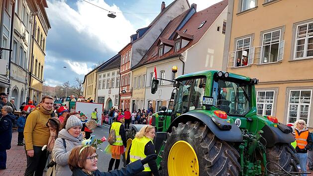 Bamberger Faschingsumzug 2024 "in der Galaxie" - das sind die schönsten Bilder