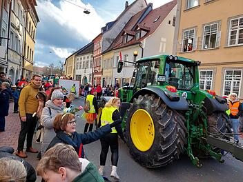 Bamberger Faschingsumzug 2024 "in der Galaxie" - das sind die schönsten Bilder
