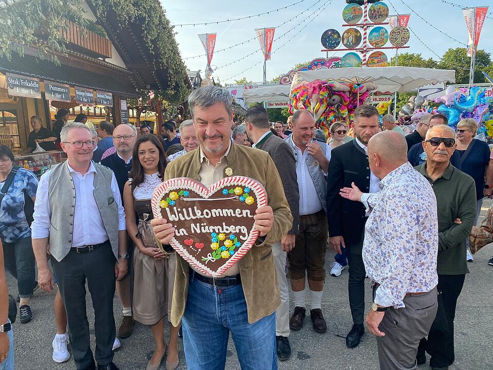 Nürnberger Herbstvolksfest 2024 eröffnet - die schönsten Bilder