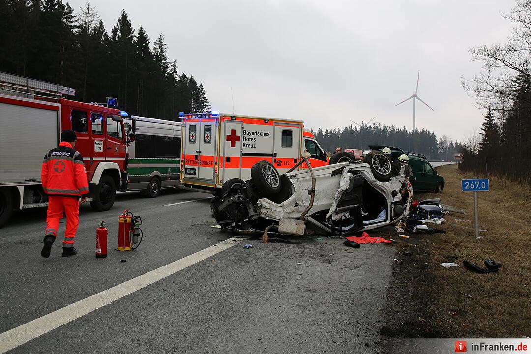 Fahrer stirbt bei Überschlag auf der A9