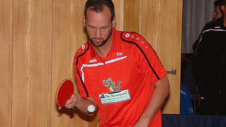 Einen gelungenen Einstand feierte der Aufsteiger SV Hummendorf in der 3. Bezirksliga. Beim 9:4-Heimsieg gegen den ATSV Oberkotzau blieb Tobias Meußgeier in seinen zwei Einzeln und im Doppel mit Werner Roth unbezwungen. Foto: Hans Franz