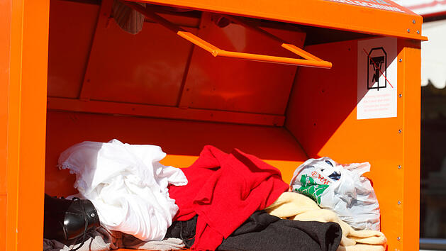 Altkleidercontainer, Altkleider, Textilien, Restmüll, Klamotten