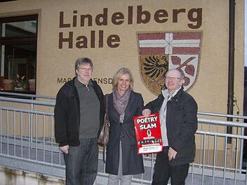 Günter Lang, Iris Theune und Jürgen Gajowski haben den alternativen Kulturverein Igensdorf aus der Taufe gehoben und starten mit einem Poetry Slam als erster Veranstaltung. Foto: Petra Malbrich