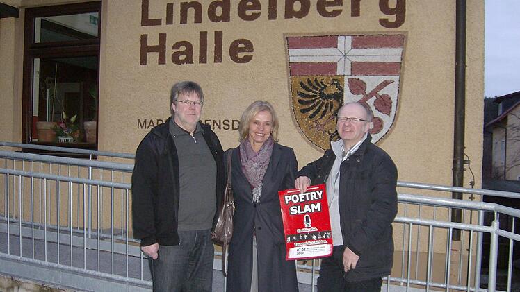 Günter Lang, Iris Theune und Jürgen Gajowski haben den alternativen Kulturverein Igensdorf aus der Taufe gehoben und starten mit einem Poetry Slam als erster Veranstaltung. Foto: Petra Malbrich