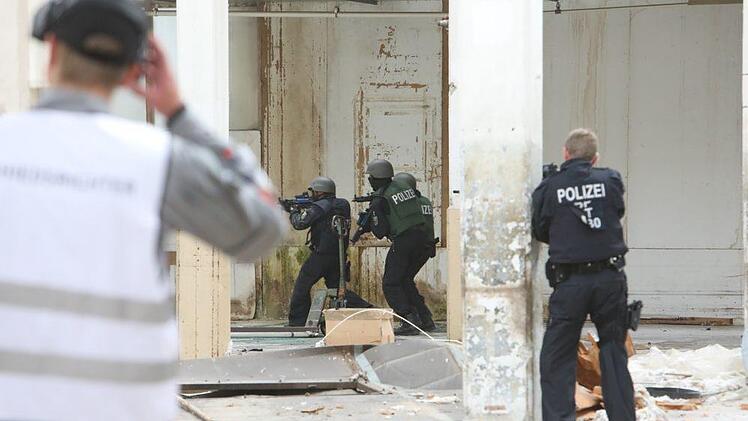 Großübung der Bundespolizei in Mainleus. Foto: Barbara Herbst