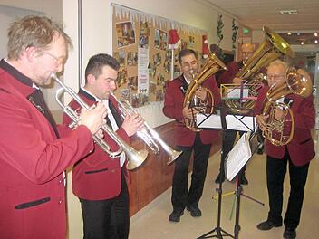 Das Bläserquintett Teuschnitz bei ihrem Einsatz in der Helios-Frankenwaldklinik Foto: Paul Hader