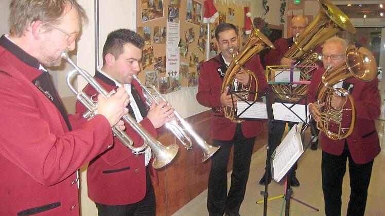 Das Bläserquintett Teuschnitz bei ihrem Einsatz in der Helios-Frankenwaldklinik Foto: Paul Hader