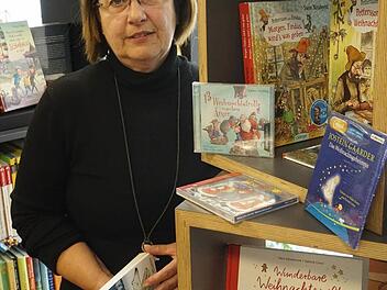 Weihnachtsstimmung in der Bücherstube: Elke Reitmayer wird Kindergeschichten vorlesen.  Foto: Tina Meier