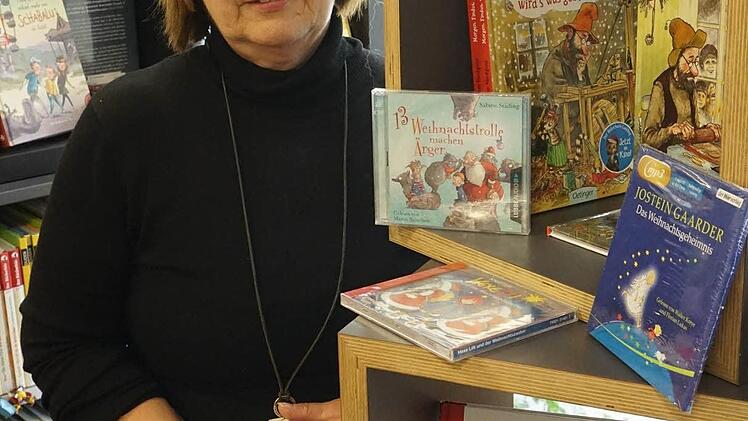 Weihnachtsstimmung in der Bücherstube: Elke Reitmayer wird Kindergeschichten vorlesen.  Foto: Tina Meier