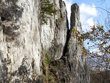 Der Röthelfels lockt bei schönem Wetter Kletterer an. Foto: rm