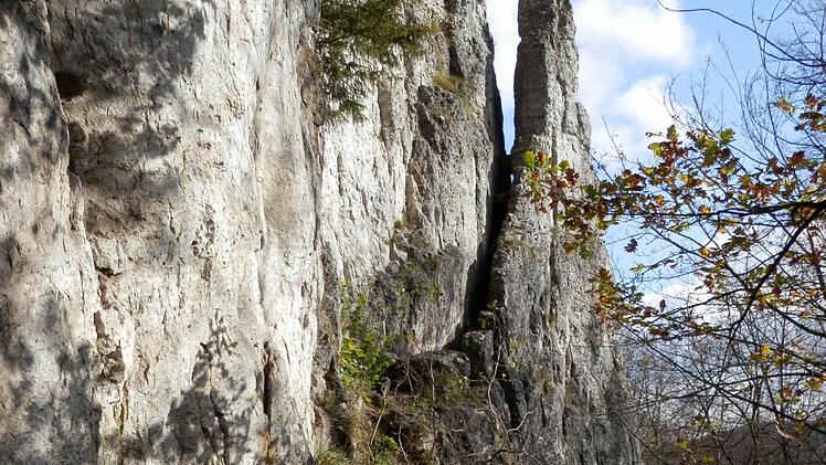 Der Röthelfels lockt bei schönem Wetter Kletterer an. Foto: rm