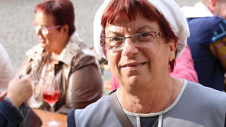 Schilder und Schwerter für Kinder wurden feil geboten. Foto: Dieter Britz