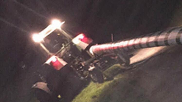 Tatort-Fotos vom Diebstahl in Buchau, von der "Maibaum-Mafia" selbst aufgenommen. Foto: privat