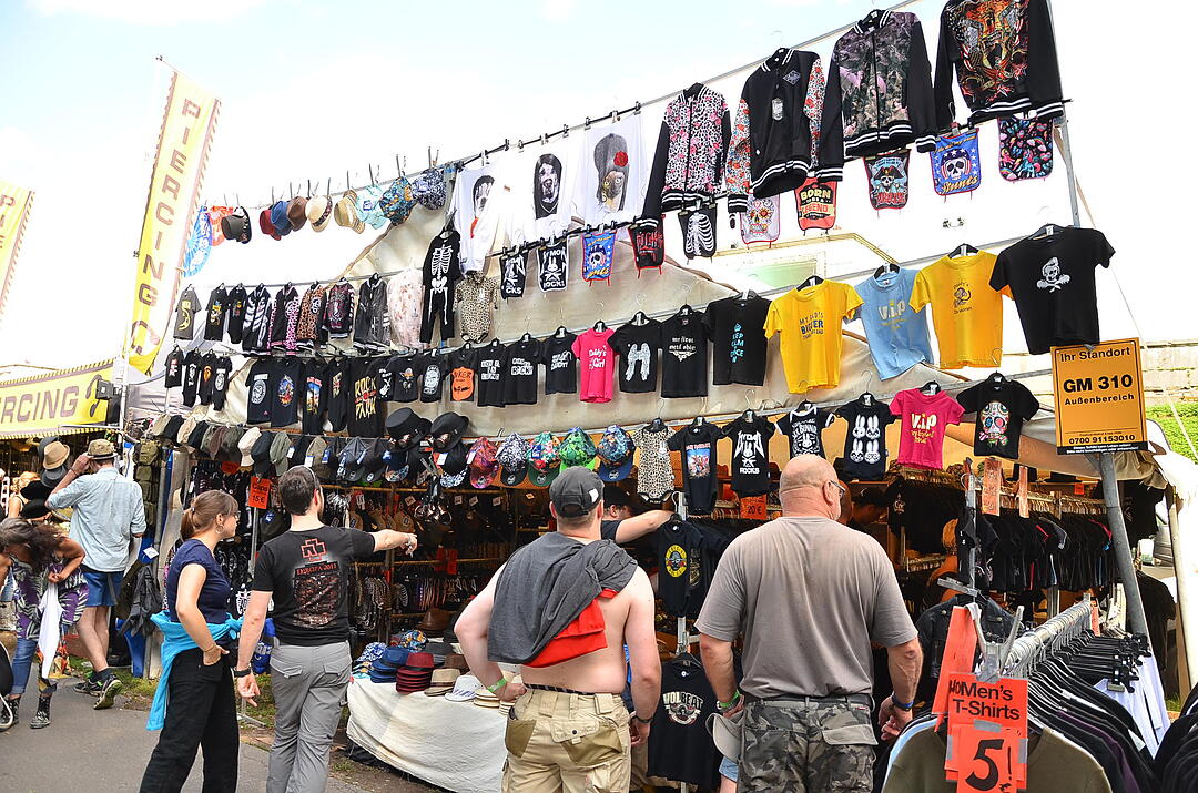 Merch und Bandshirts: Shoppen bei RIP