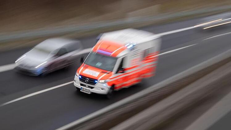 Himmelkron: Unfall auf der B303 - Bundesstra&szlig;e voll gesperrt