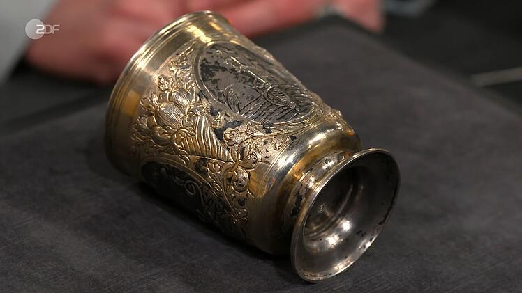 Der handgefertigte Silberbecher von Heinrich Brahmfeld aus Hamburg aus der Zeit zwischen 1743 und 1749 wurde auf 1.300 bis 1.500 Euro gesch&auml;tzt. Bei 600 Euro bekam Julian Schmitz-Avila den Zuschlag.