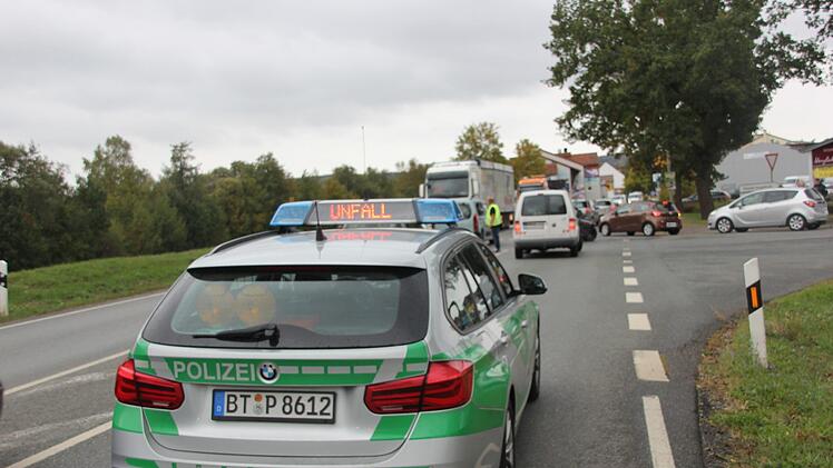 Die Kronacher Polizei war in Küps vor Ort. Foto: Andreas Schmitt