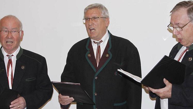 Der Bammersdorfer Dreigesang gab der Jahreshauptversammlung eine musikalische Note.