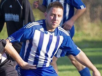 Tschirns Mannschaftskapitän Fabian Pechtold gilt als fairer Sportsmann. Am Sonntag wurde er Opfer einer Zuschauer-Attacke. Durch einen Faustschlag wurde dem 28-Jährigen die Nase gebrochen, außerdem verlor der Verteidiger des A-Klassisten einen Zahn. Foto: Archiv/Heinrich Weiß