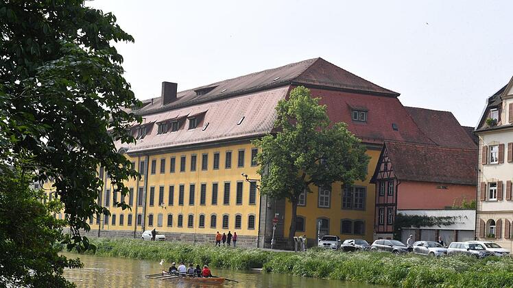 Beste Lage: Die JVA Bamberg liegt direkt gegenüber von Klein Venedig. Foto: Ronald Rinklef