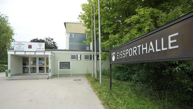 Wirbel um die Eissporthalle. Das Unternehmen, das die Halle vor zwei Jahren gekauft hat, steht seit Dienstag unter vorläufiger Insolvenzverwaltung.  Siegfried Farkas