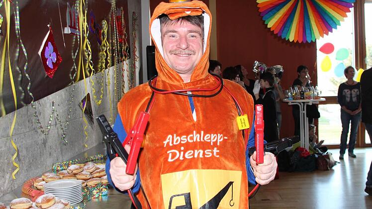 Beim Empfang der Faschingsgesellschaften im Landratsamt steppte der Bär. Foto: Katharina Feulner